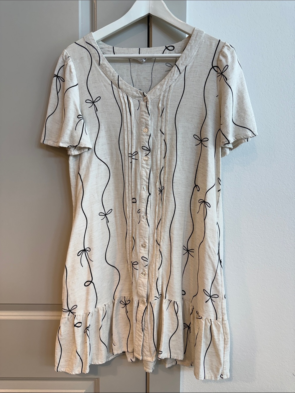Cream Button-Front Short Sleeve Dress with Black Bowline Print Size Medium